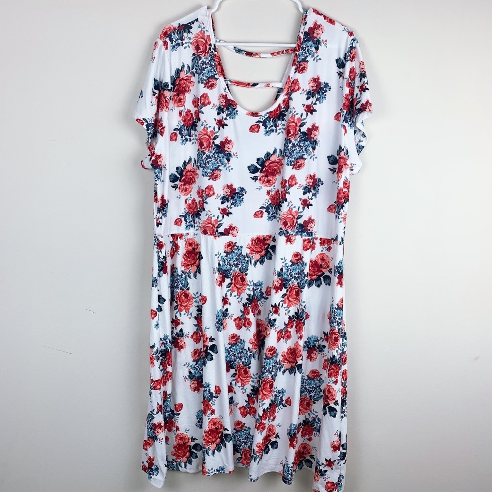 NWOT Bobbie Brooks Floral Criss-Cross Dress
